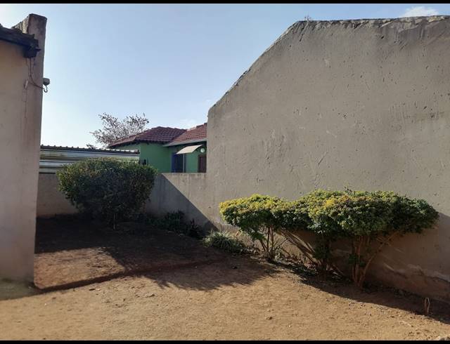 2 BEDROOM HOUSE FOR SALE IN LAKESIDE